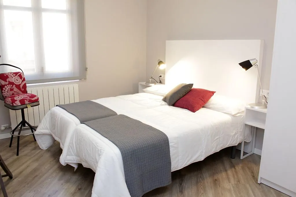 Bressol B&B Ripoll 0*,